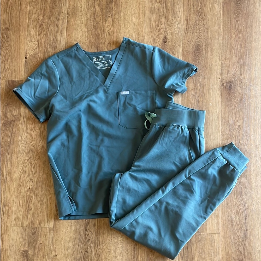 FIGS Scrub Set Small